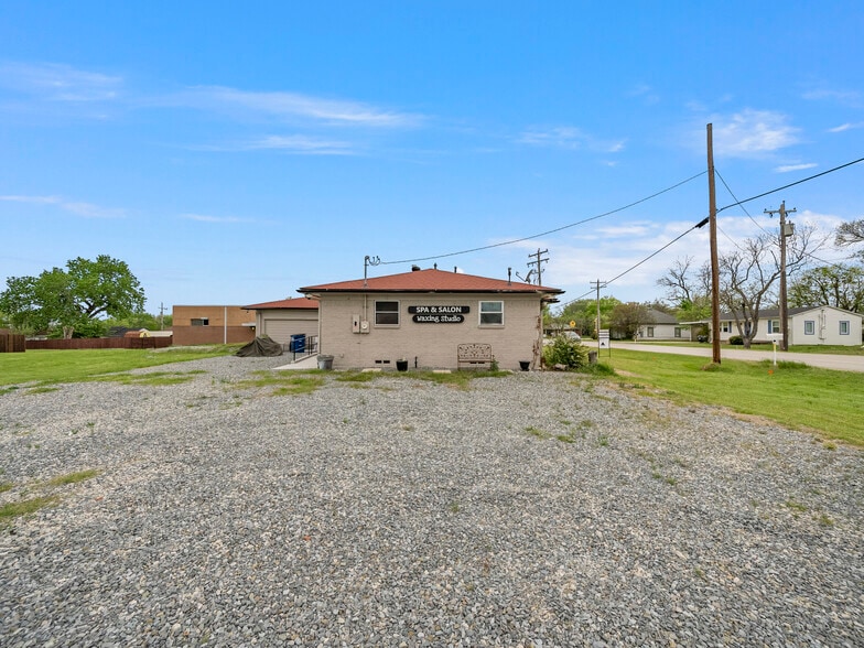 More Photos Of 612 N Third Street, Princeton Office For Sale