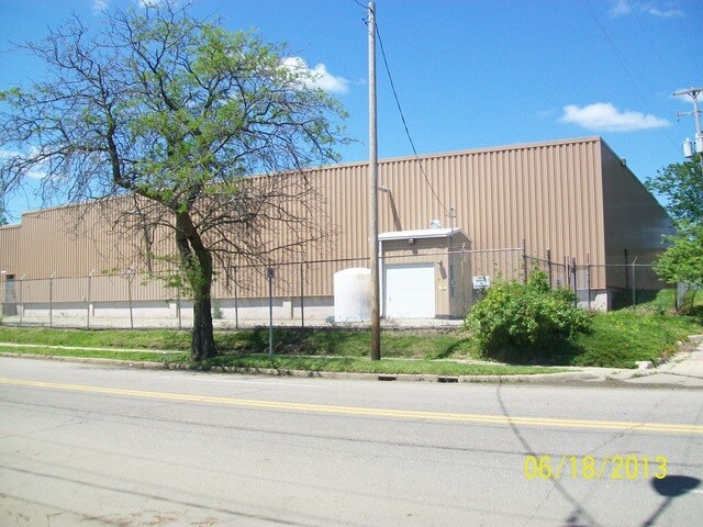 More Photos Of 1611 James P Cole Blvd, Flint Unknown For Lease