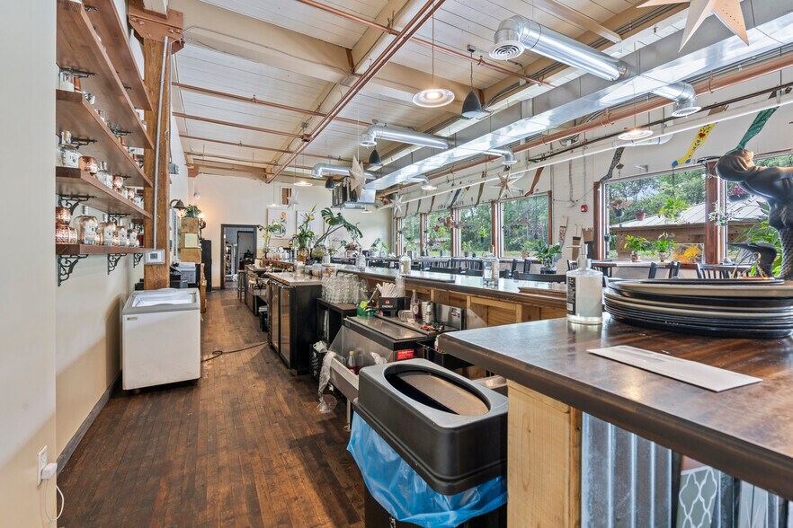 More Photos Of 500 Bridge St, Weissport Restaurant For Sale