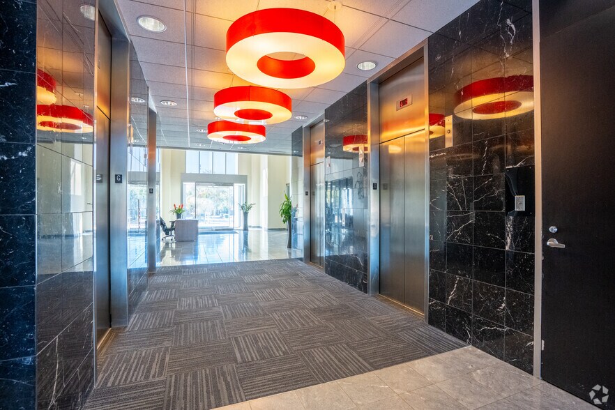 More Photos Of 1250 E Copeland Rd, Arlington Office For Lease