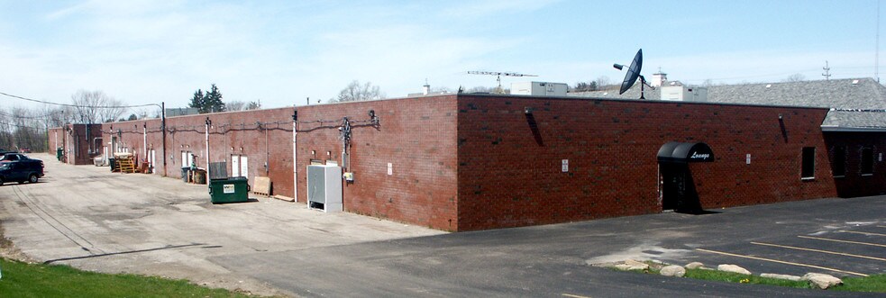 More Photos Of 8001-8053 Mayfield Rd, Chesterland General Retail For Lease