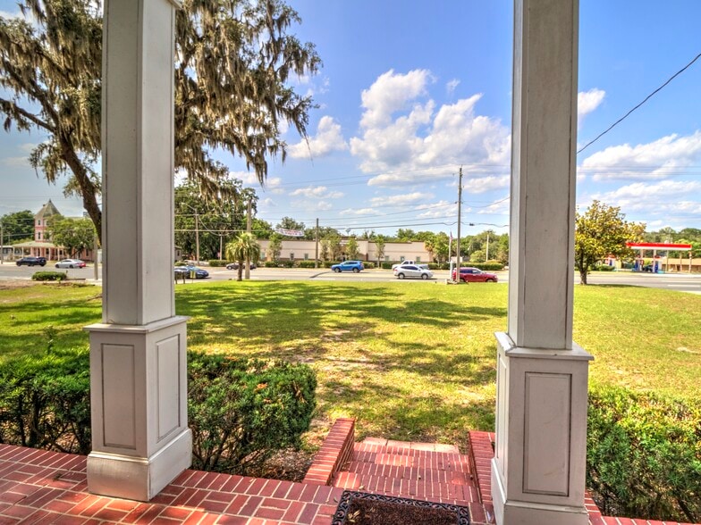 More Photos Of 944 E Silver Springs Blvd, Ocala Office For Sale
