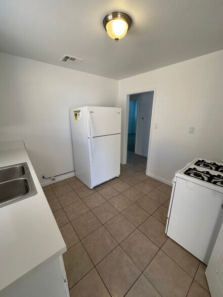 More Photos Of 1235 Clavel Ave, Ventura Apartments For Sale