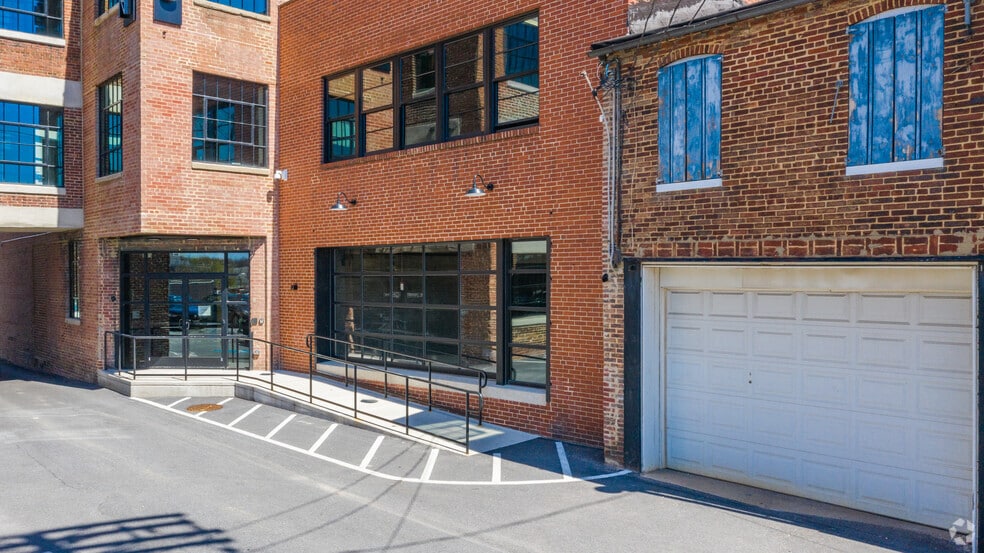 More Photos Of 37 W Cross St, Baltimore Loft Creative Space For Lease