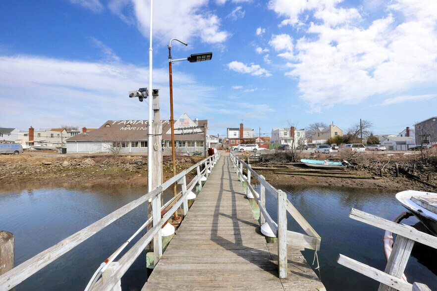 More Photos Of 82-84 Ebony Ct, Brooklyn Marina For Sale