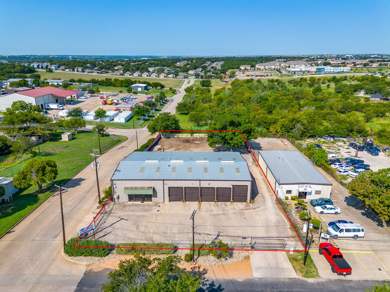 More Photos Of 3040 Ramona Dr, Fort Worth Research And Development For Lease