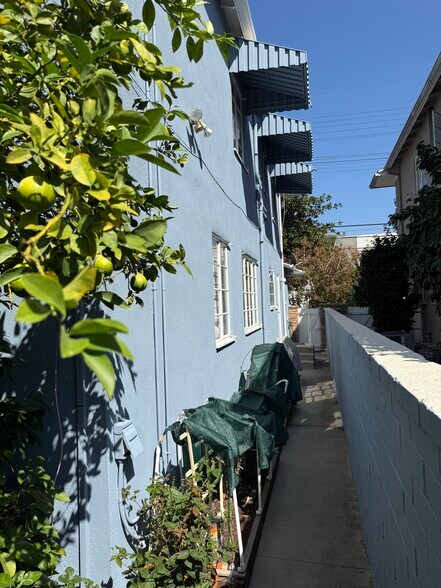 More Photos Of 5005 Cahuenga Blvd, North Hollywood Apartments For Sale
