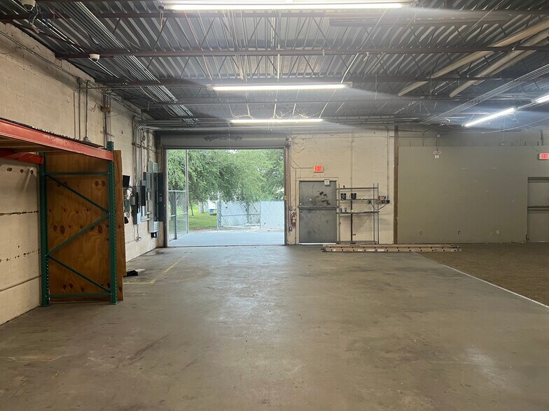 More Photos Of 1700-1750 N Tamiami Trl, North Fort Myers Freestanding For Lease