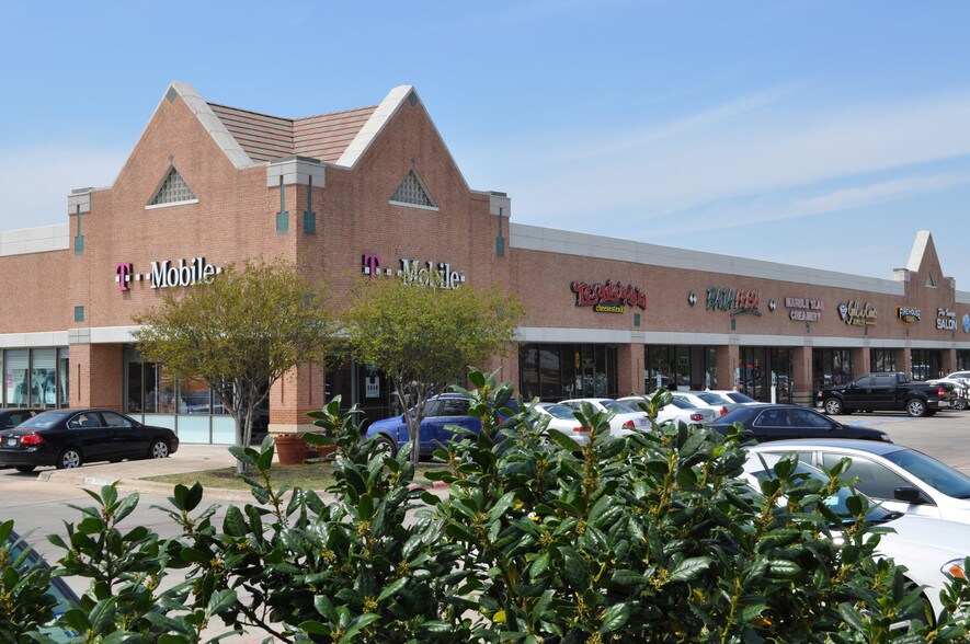 More Photos Of 7447-7505 N MacArthur Blvd, Irving General Retail For Lease