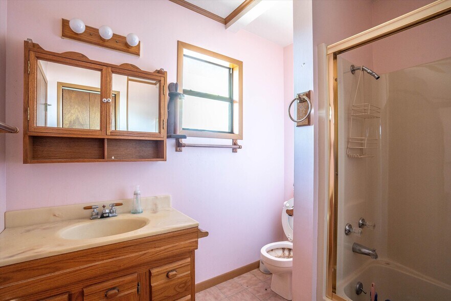 More Photos Of 22 Chaparral Dr, Fredericksburg Storefront Retail Office For Sale