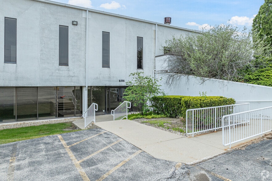 More Photos Of 8255 Lemont Rd, Darien Office For Lease