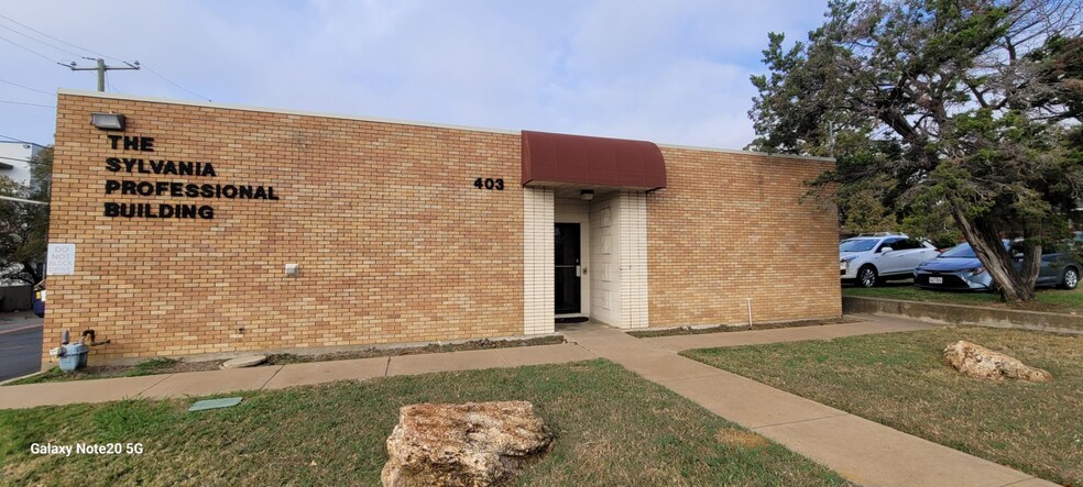 More Photos Of 403-407 N Sylvania Ave, Fort Worth Office For Sale
