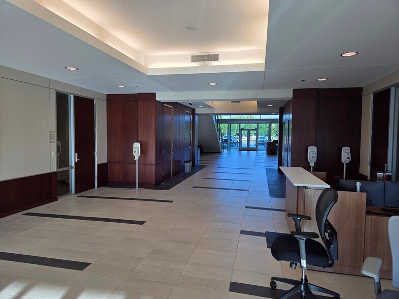 More Photos Of 4609 Regent Blvd, Irving Loft Creative Space For Lease