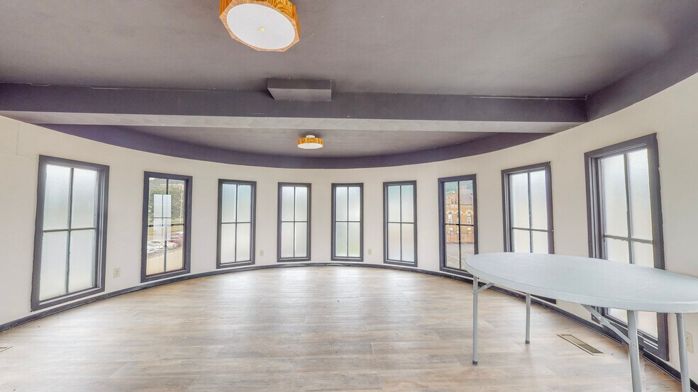 More Photos Of 501 Washington St, Steubenville Restaurant For Sale