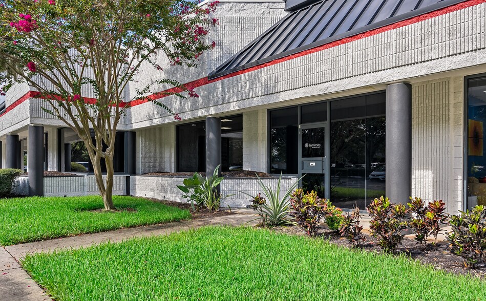 More Photos Of 8507 Benjamin Rd, Tampa Unknown For Lease