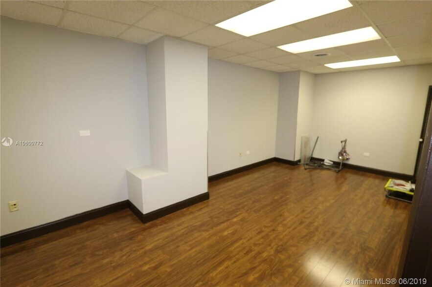 More Photos Of 909 NE 163rd St, North Miami Beach Medical For Sale