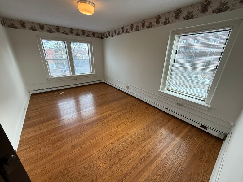 More Photos Of 1709 Shields Ave, Saint Paul Apartments For Sale