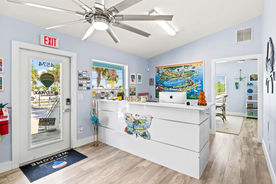 More Photos Of 4574 Pine Island Rd NW, Matlacha Office For Sale
