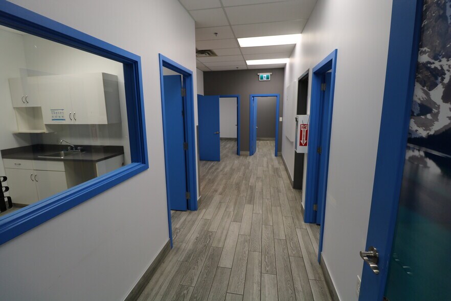 More Photos Of 10008-10022 167 St NW, Edmonton Showroom For Sale