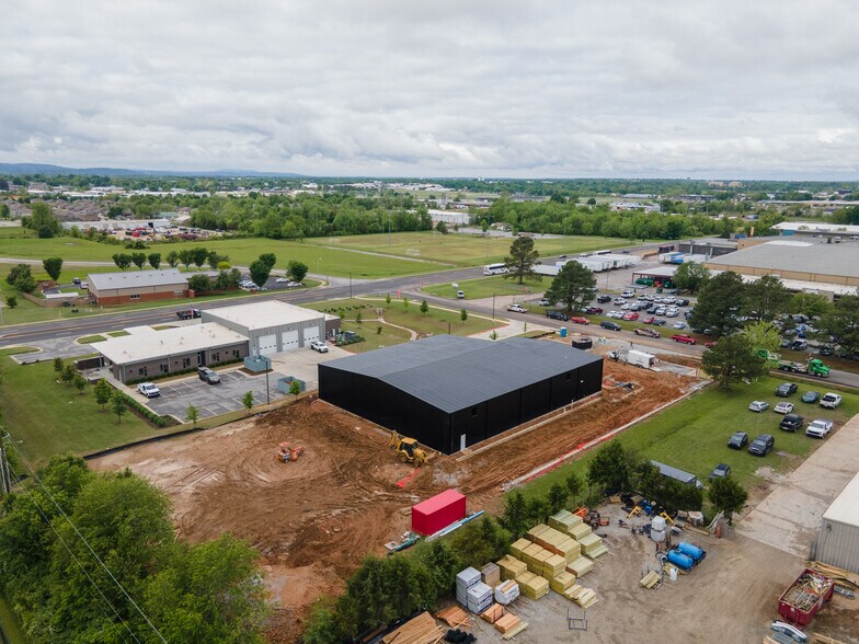 More Photos Of 595 Kawneer dr, Springdale Warehouse For Sale