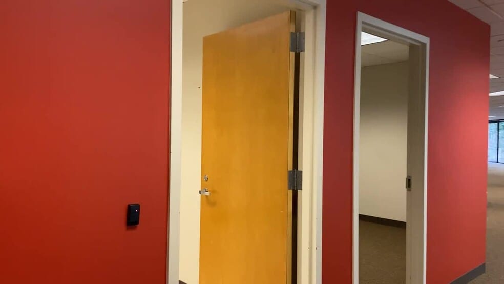 More Photos Of 500 Northridge Rd, Atlanta Office For Lease