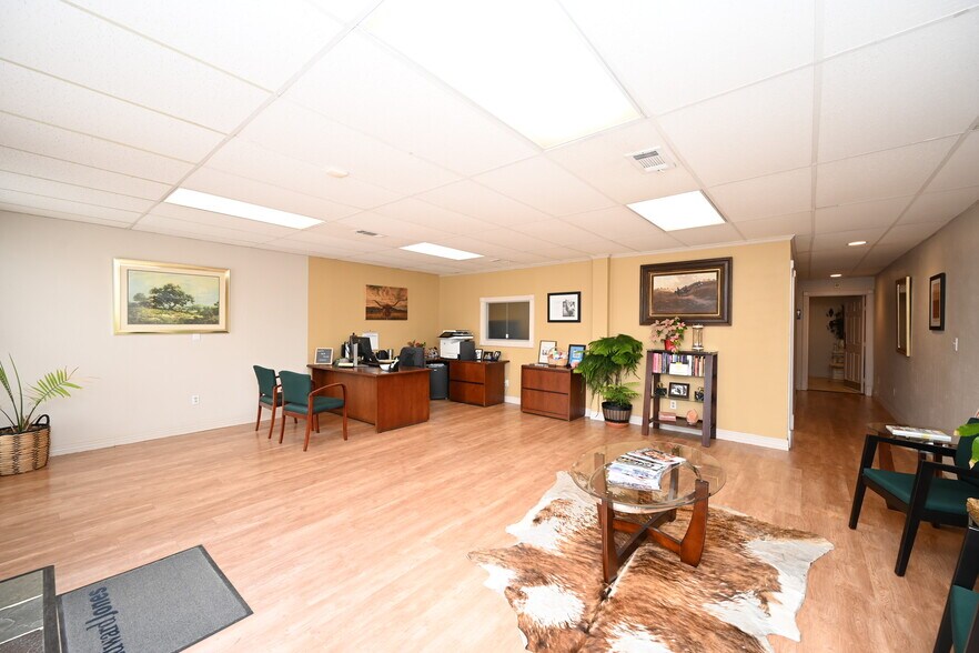 More Photos Of 805 12th St, Hempstead Office Residential For Sale