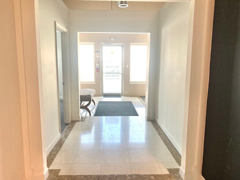 More Photos Of 1561-1599 E 93rd Ave, Merrillville Flex For Lease