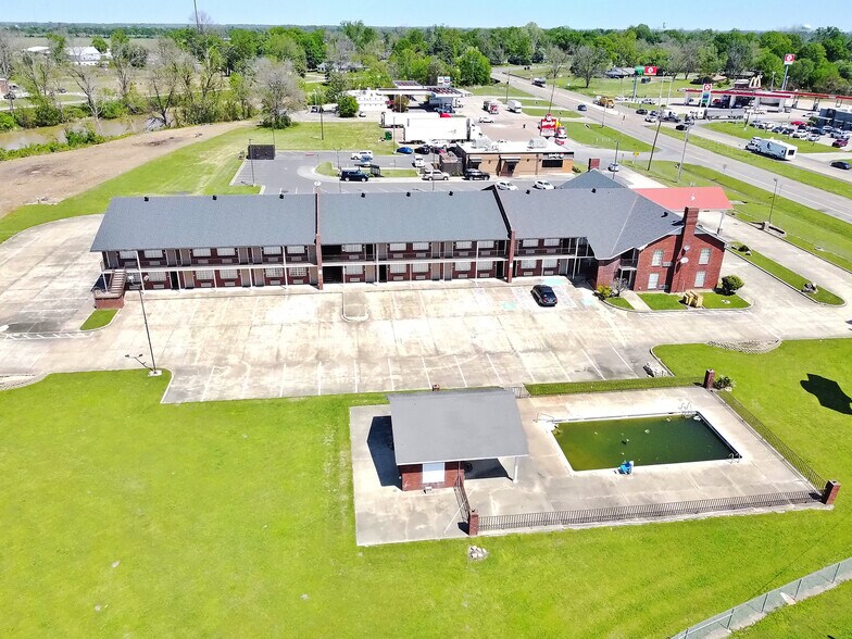 More Photos Of 144 Highway 65 S, Tallulah Hotel For Sale