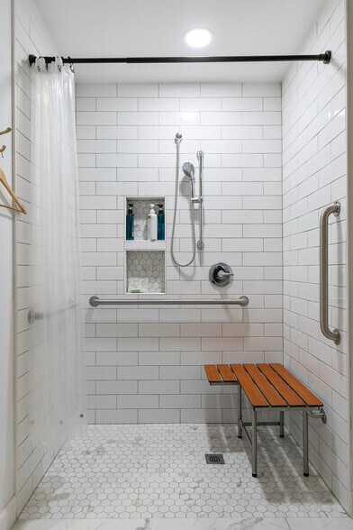 More Photos Of 1726 Altamont Ave, Richmond Warehouse For Lease