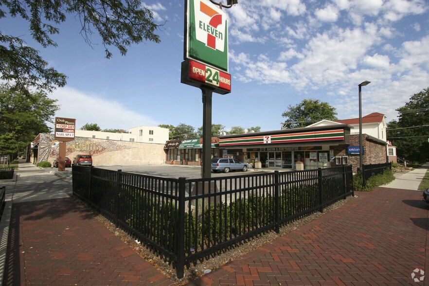 More Photos Of 240 Chicago Ave, Oak Park Convenience Store For Sale