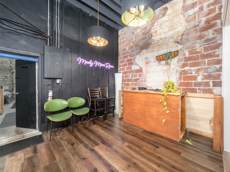More Photos Of 503 E 1st St, Newberg Storefront For Sale