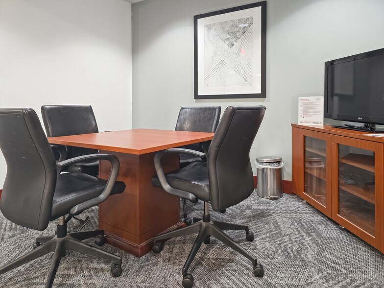 More Photos Of 5 Centerpointe Dr, Lake Oswego Coworking Space