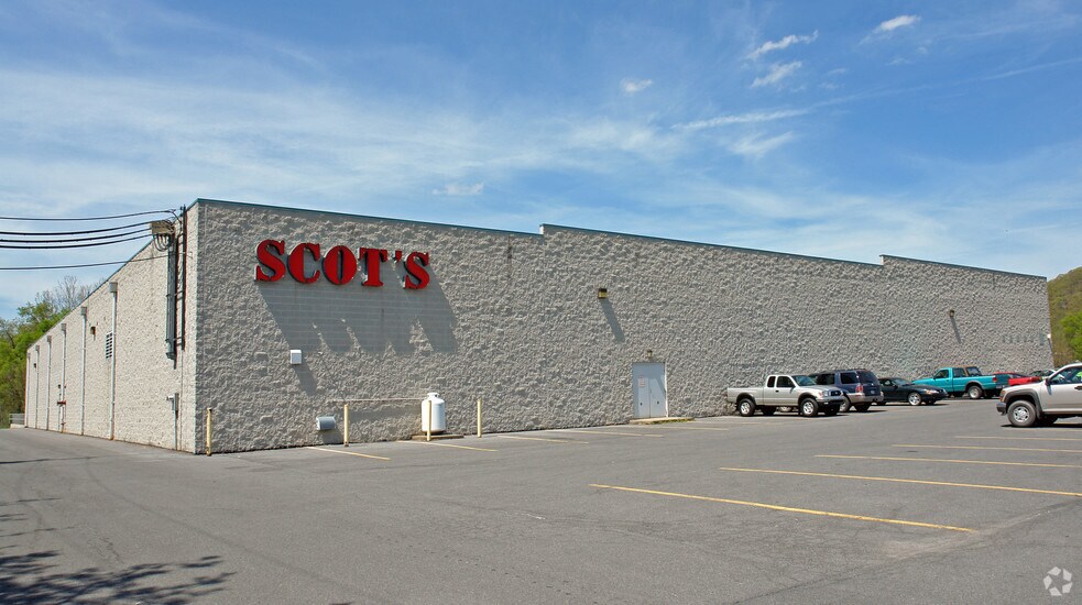 More Photos Of 801 N Loyalsock Dr, Montoursville Supermarket For Lease