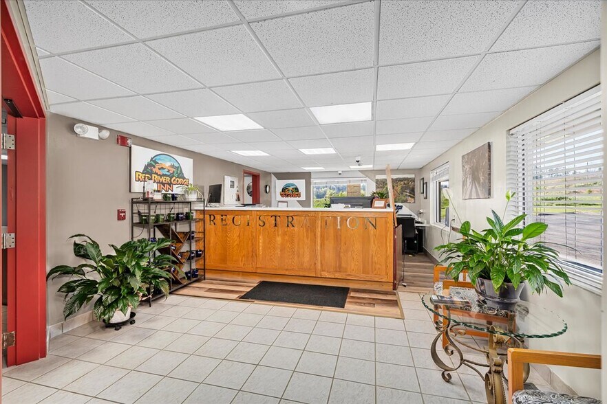 More Photos Of 182 Quillen Chapel Service Rd, Campton Hotel For Sale