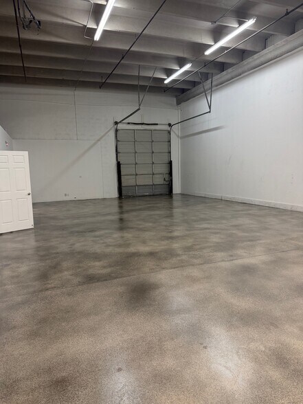 More Photos Of 4093 N 28th Way, Hollywood Warehouse For Lease