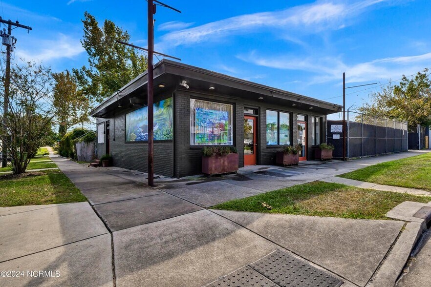 More Photos Of 1120 Princess St, Wilmington Storefront For Sale