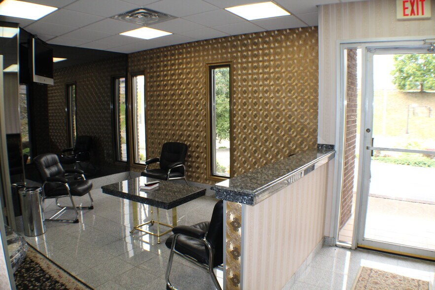 More Photos Of 1637 N Eastman Rd, Kingsport Office For Lease