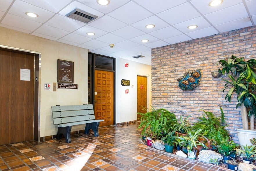 More Photos Of 3939 Hollywood Blvd, Hollywood Medical For Lease