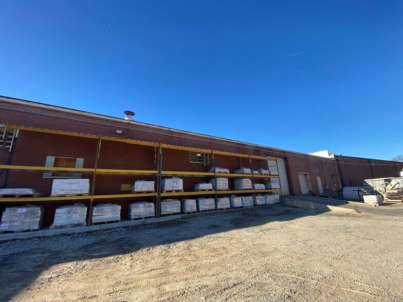 More Photos Of 470 Woods Mill Rd, Gainesville Warehouse For Lease