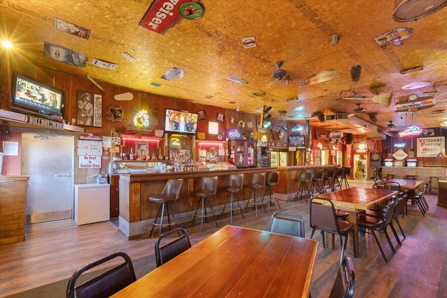 More Photos Of 206 1st St, Soldier Restaurant For Sale