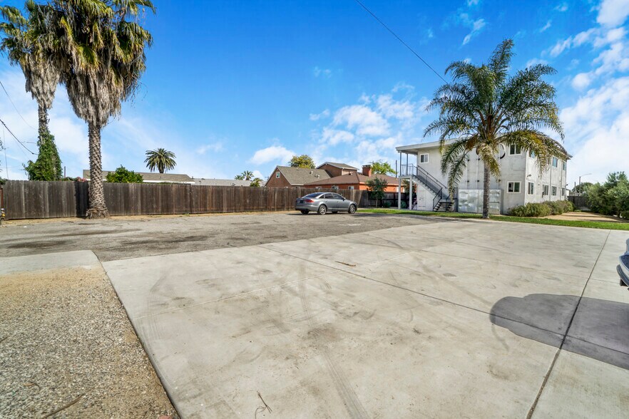 More Photos Of 11513 Berendo Ave, Los Angeles Multifamily For Sale