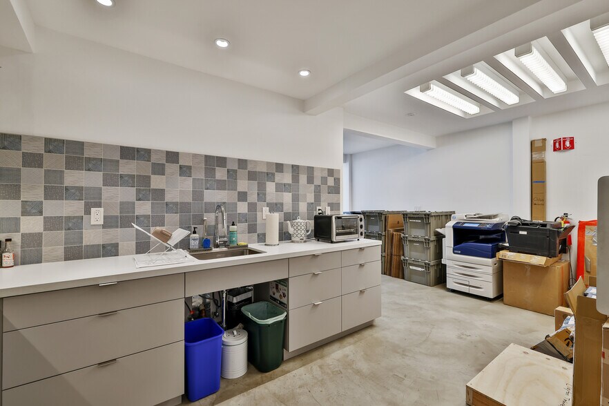 More Photos Of 1033-1037 Polk St, San Francisco Loft Creative Space For Lease