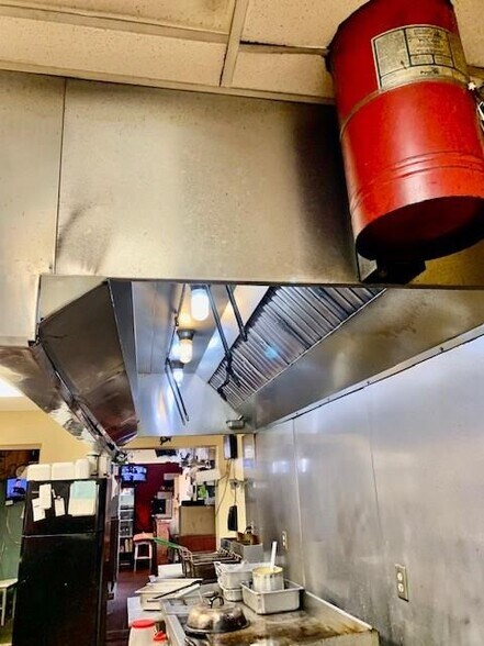 More Photos Of 511 W 11th St, Coffeyville Freestanding For Lease