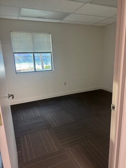More Photos Of 2233 N Commerce Pky, Weston Office For Lease
