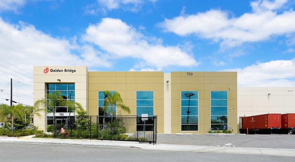 More Photos Of 727-733 9th Ave, City Of Industry Warehouse For Lease