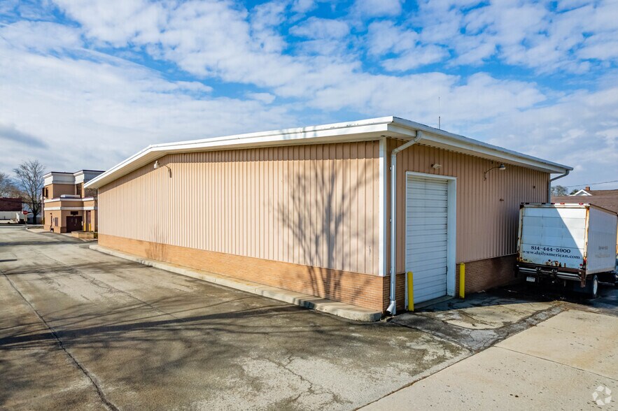 More Photos Of 334 W Main St, Somerset Flex For Lease