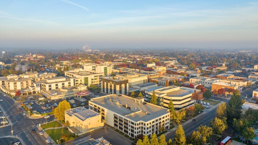 More Photos Of 100 Willow Plz, Visalia Medical For Sale