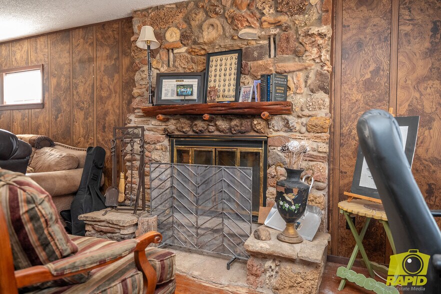 More Photos Of 425 Highland Park, Robert Lee Flex For Sale