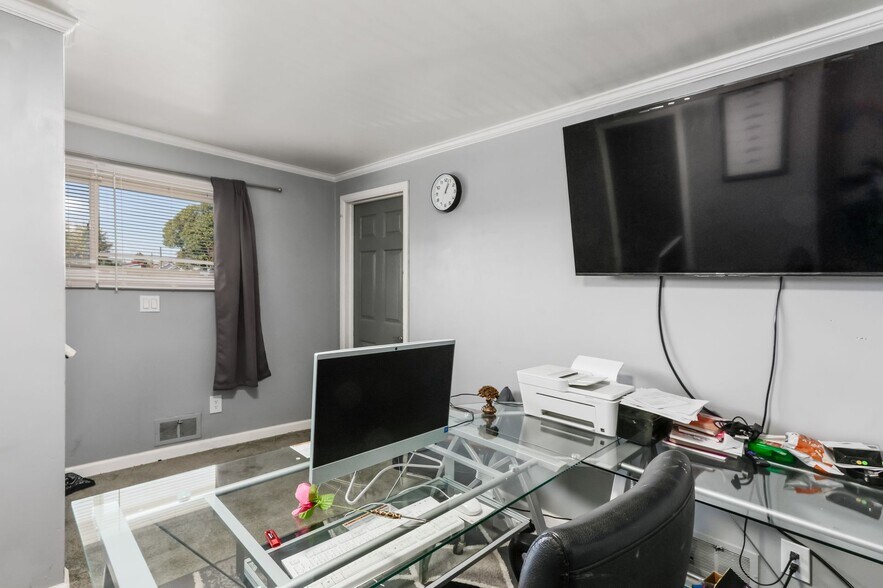 More Photos Of 1662 W Mound St, Columbus Restaurant For Sale