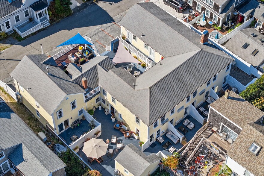 More Photos Of 7 Central St, Provincetown Hotel For Sale